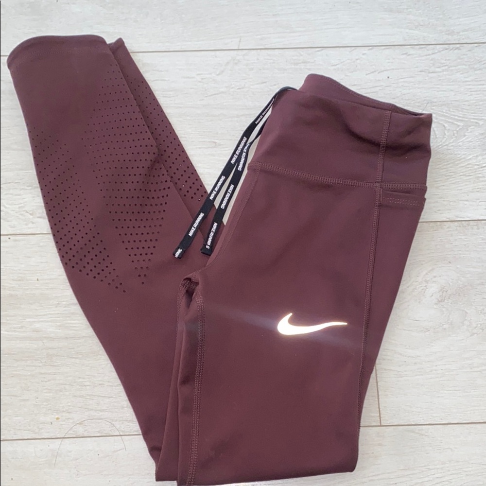 Nike Leggings Sleek Athletic Dry Fit